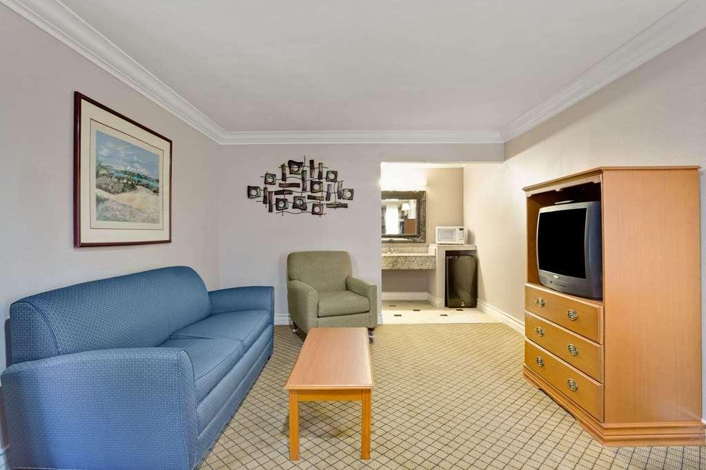 Baymont By Wyndham College Park Atlanta Airport South Hotel Exterior foto