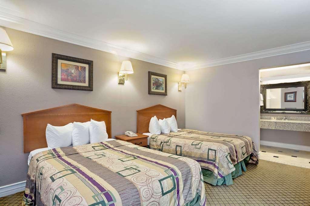 Baymont By Wyndham College Park Atlanta Airport South Hotel Exterior foto